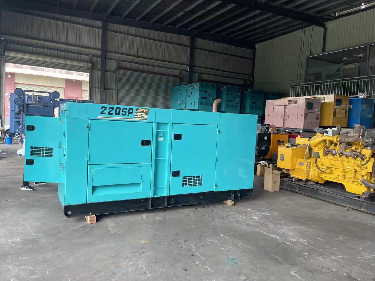 凤冈柴油发电机组长期不间断运行时，如何监控其温度和压力？