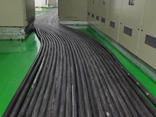 凤冈如何根据理论计算公式计算温度对特定电压测量结果的影响？